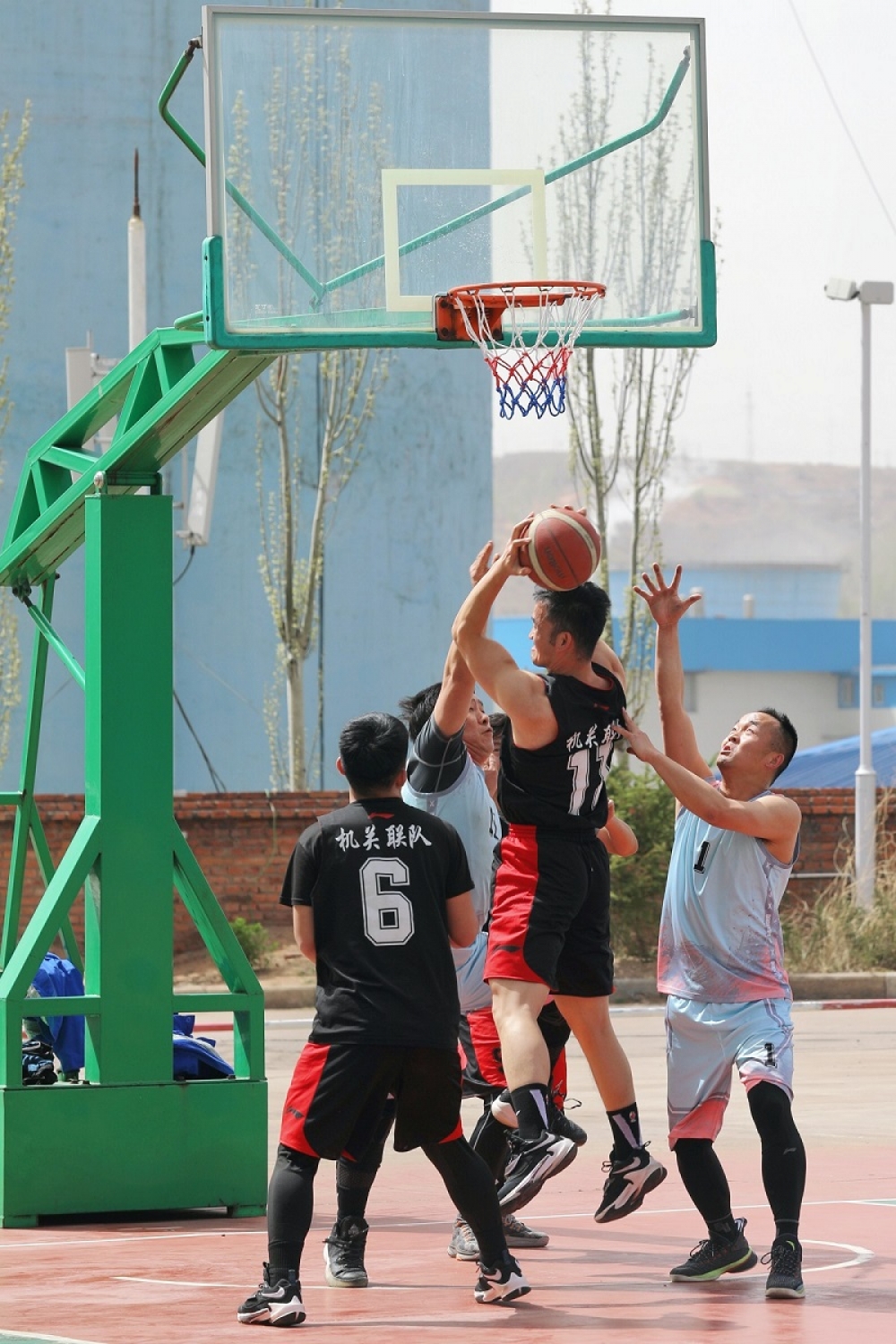 金沙990登录入口集团2023年“庆五一·迎五四”体育活动之篮球比赛