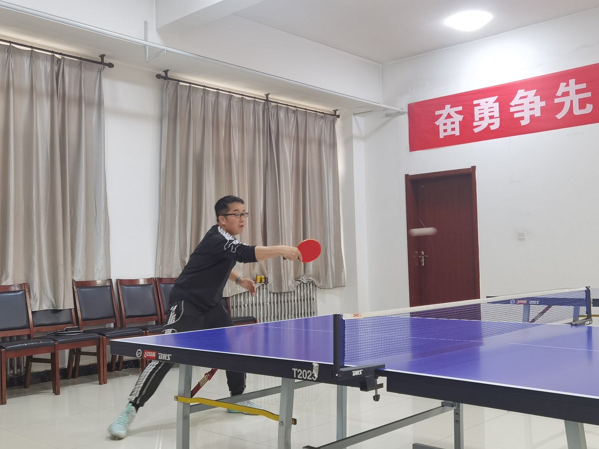 乒乓球比赛亚军    锦界热电公司武成军.jpg